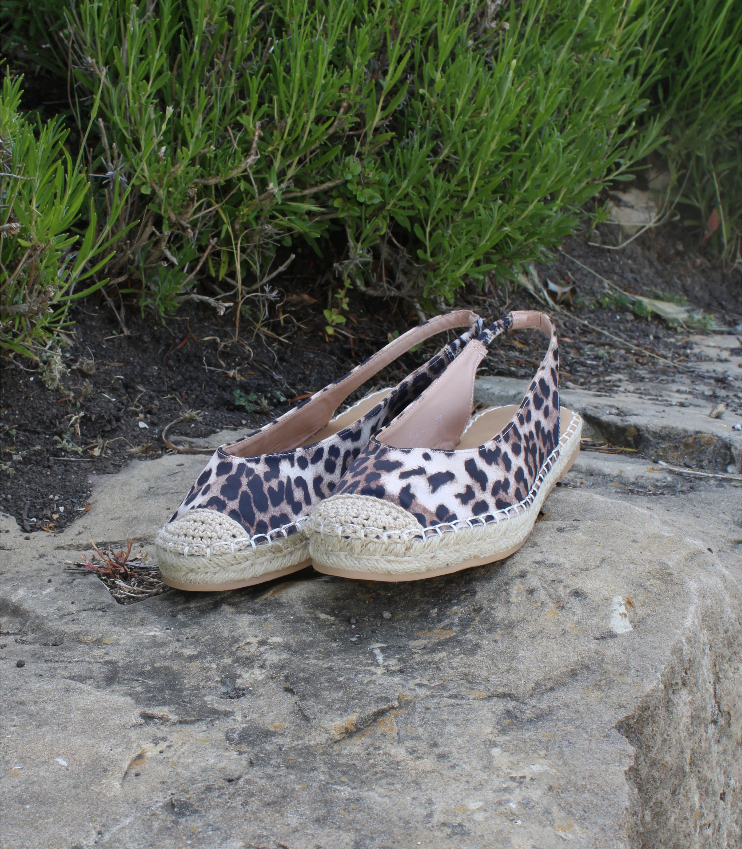Alpargatas planas para mujer SKYDIVA LOL con estampado de leopardo, vista completa
