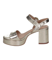 Sandalias de tacón para mujer SKYDIVA CRUSH en color dorado, vista lateral izquierda
