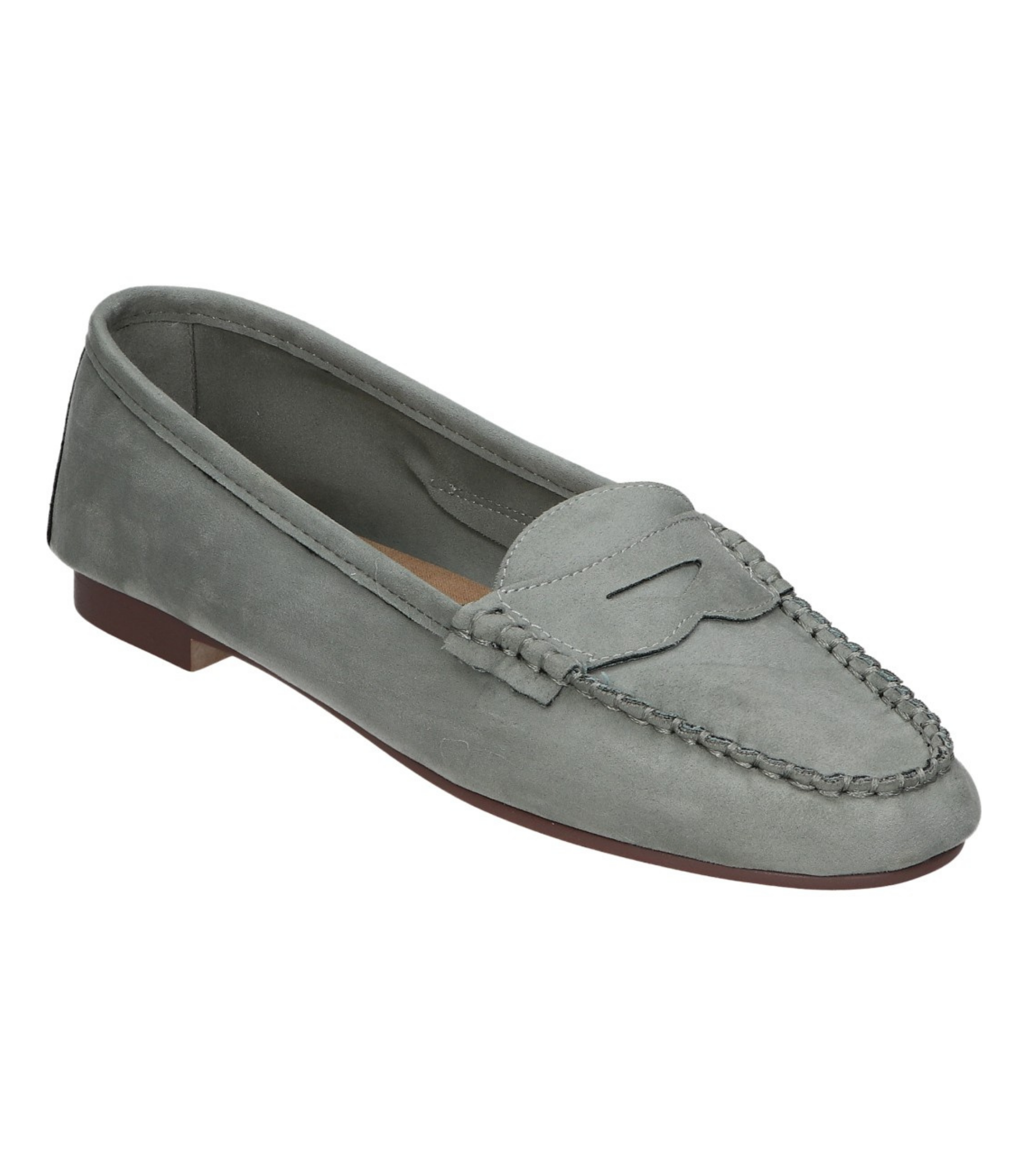 Mocasines para mujer SKYDIVA NPC en color verde, vista diagonal frontal