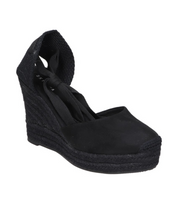 Alpargatas con cuña para mujer SKYDIVA AESTHETIC en color negro, vista diagonal frontal