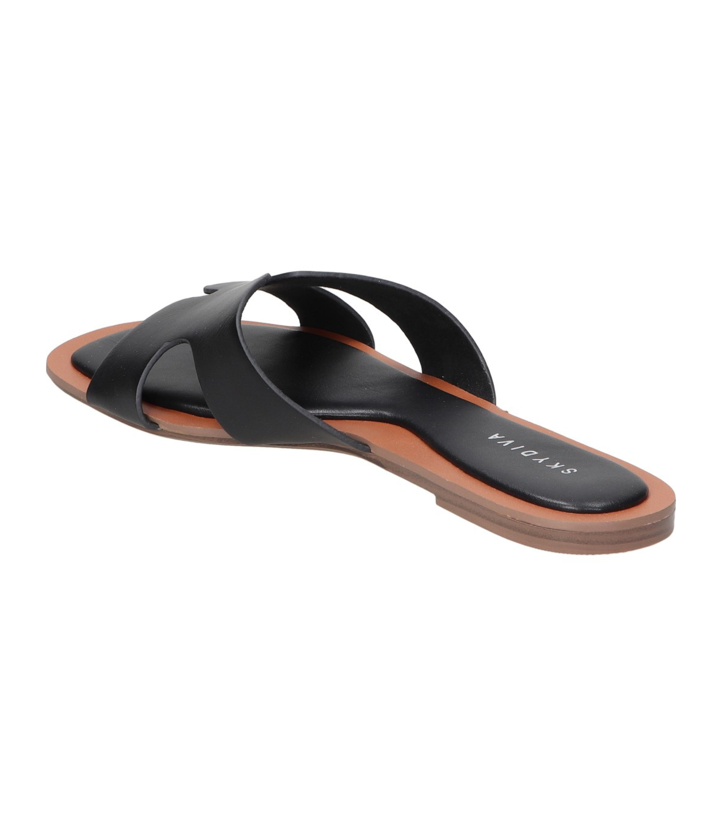Sandalias planas para mujer SKYDIVA CHILL en color negro, vista diagonal talón