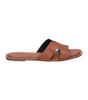 Sandalias planas para mujer SKYDIVA CHILL en color marrón, vista lateral derecha