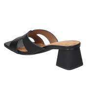 Sandalias de tacón para mujer SKYDIVA MOOD en color negro, vista diagonal talón