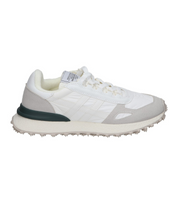 Deportivas planas para mujer SKYDIVA HYPE en color blanco, vista lateral derecha