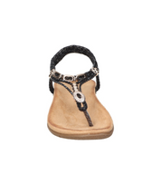 Sandalias de dedo planas para mujer SKYDIVA KELOKÉ en color negro, vista frontal