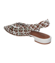 Zapatos planos para mujer SKYDIVA BEEF en color verde y multicolor, vista diagonal talón