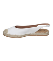 Alpargatas planas para mujer SKYDIVA LOL en color blanco, vista lateral