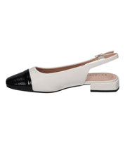Zapatos planos para mujer SKYDIVA PADREAR en color blanco y negro, vista lateral izquierda