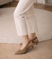 Zapato Destalonado de Tacón SKYDIVA DIVI en Color TAUPE para Mujer