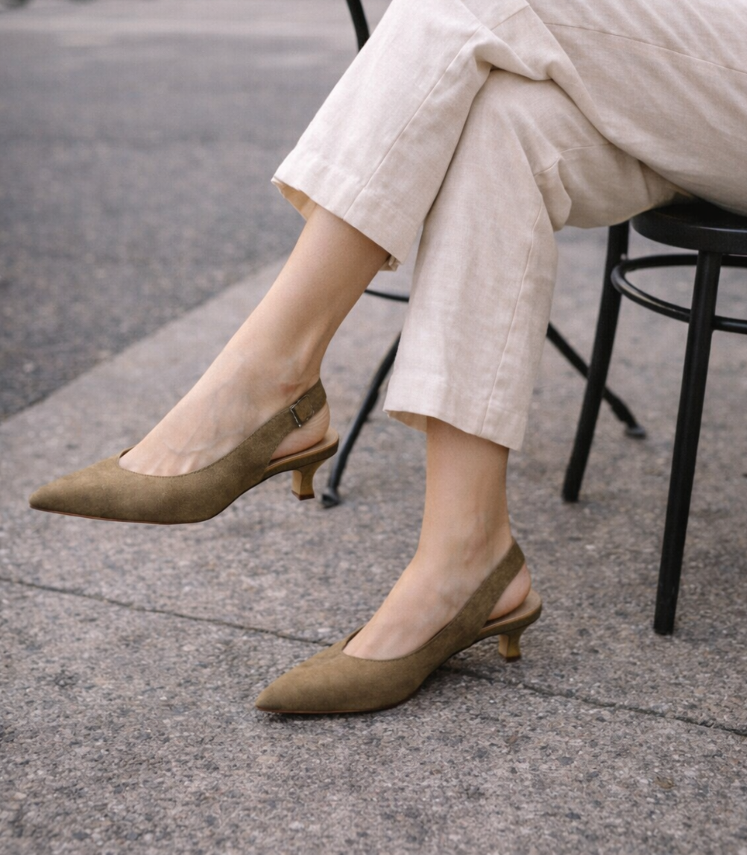 Zapato Destalonado de Tacón SKYDIVA DIVI en Color Marrón para Mujer