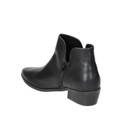 Botines de tacón Skydiva BRB en color negro