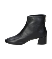 Botines de tacón Skydiva Classy en color negro