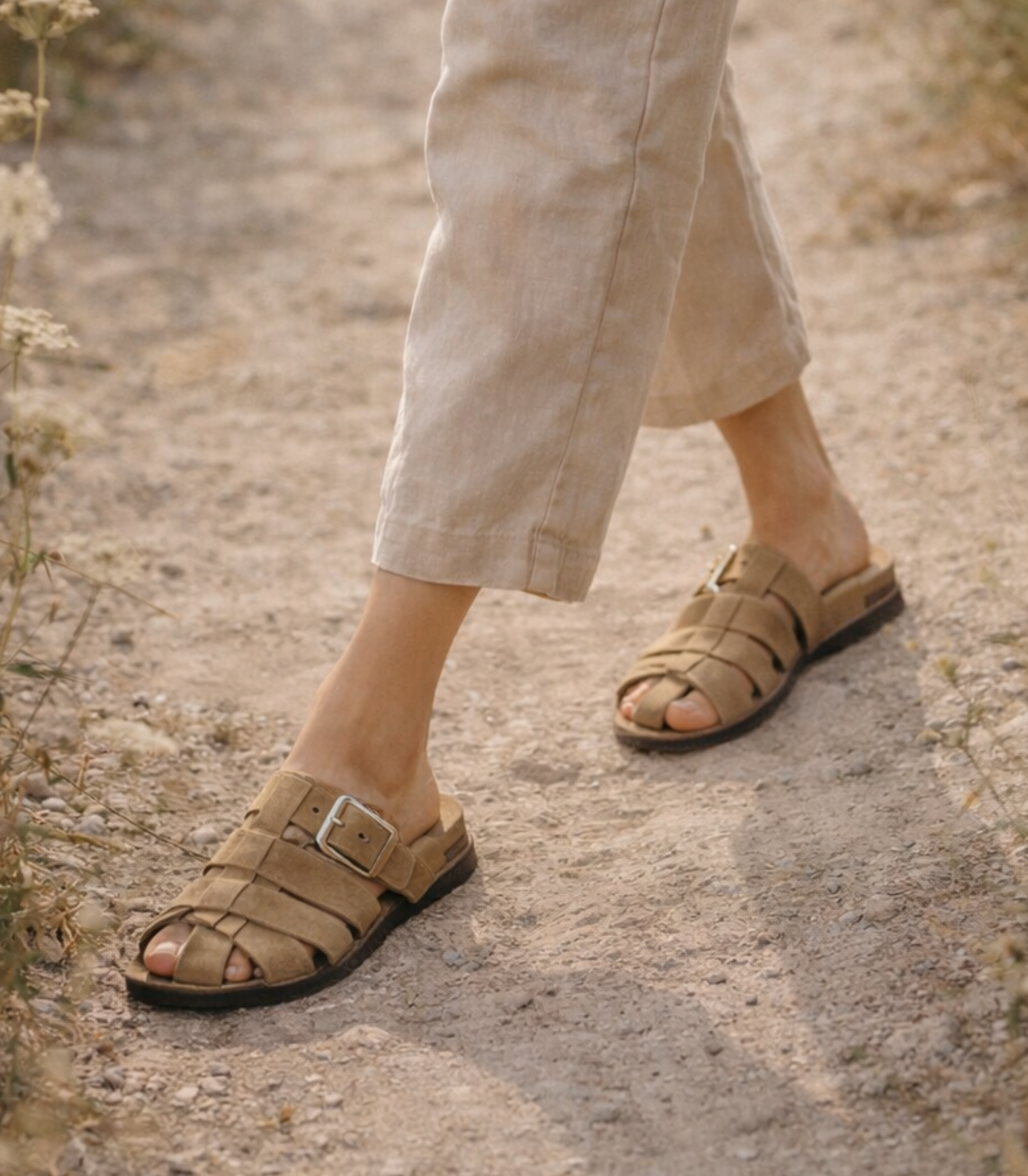 Zueco Plano SKYDIVA BUEN ROLLO en Color Camel para Mujer