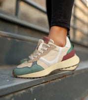 Deportivas planas para mujer SKYDIVA FACTS en multicolor, vista completa modelo