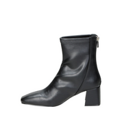 Botines con tacón para mujer SKYDIVA GOAT en color negro
