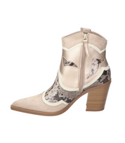 Botines cowboy para mujer SKYDIVA FOMO en color beige, vista lateral izquierda