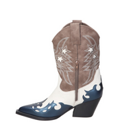 Botas cowboy para mujer SKYDIVA POTAXIE en color azul marino, blanco y marrón, vista lateral izquierda