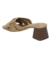 Sandalia de tacón elegante SKYDIVA MONISIMA en marrón camel para moda joven