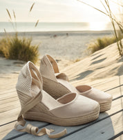 Alpargatas con cuña para mujer SKYDIVA AESTHETIC en color beige, vista completa