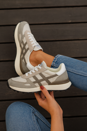 Deportivas planas para mujer SKYDIVA HYPE en color gris