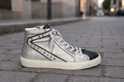 Botines deportivos para mujer SKYDIVA YASS en color gris y plata