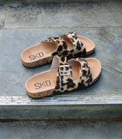 Sandalias planas destalonadas para mujer SKYDIVA RT+ con estampado de leopardo, vista completa