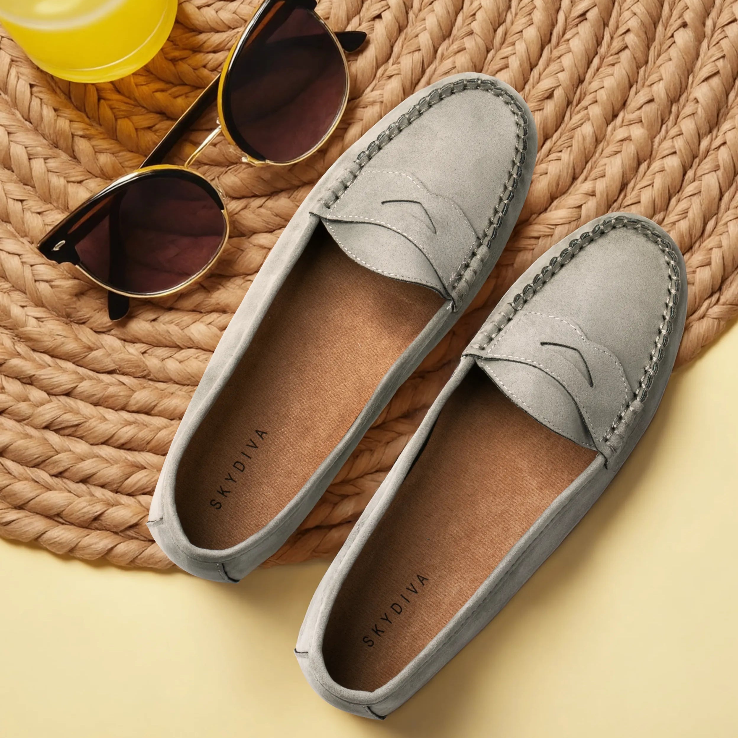 Mocasines para mujer SKYDIVA NPC en color verde, vista completa