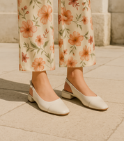 Zapatos planos para mujer SKYDIVA PADREAR en color blanco y beige