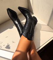 Botas cowboy con tacón Skydiva HER negras para mujer
