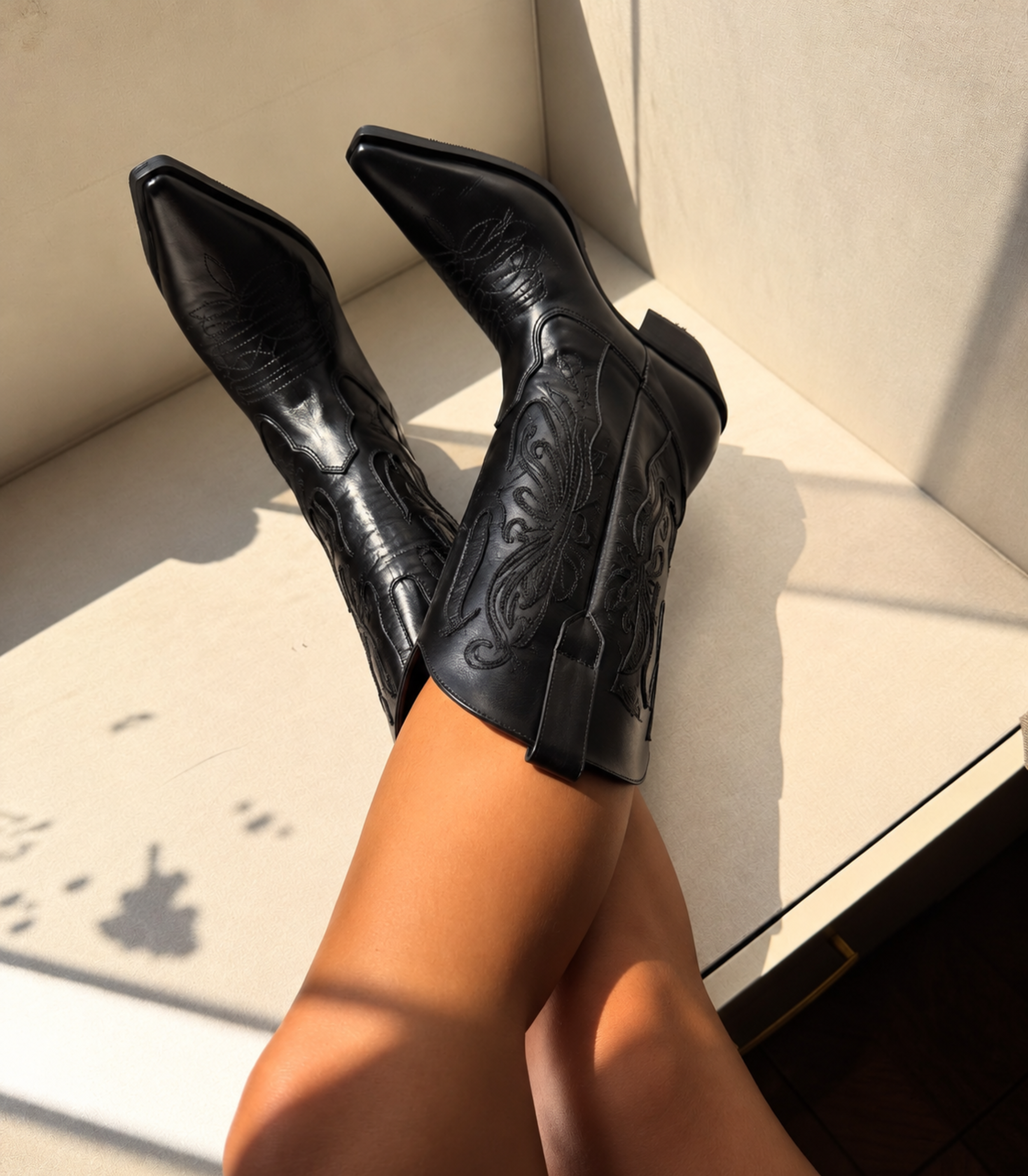 Botas cowboy con tacón Skydiva HER negras para mujer