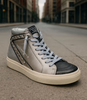 Botines deportivos para mujer SKYDIVA YASS en color gris y plata, vista completa