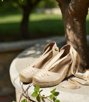 Alpargatas con cuña para mujer SKYDIVA CUTE en color beige, vista completa